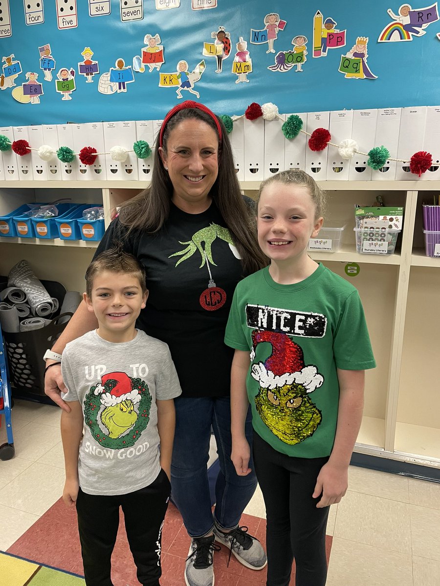 “Maybe Christmas (he thought) doesn’t come from a store. Maybe Christmas perhaps means a little bit more.” — The Grinch 💚 <a href="/GESStars/">Grapevine Elementary</a> #gesshineon <a href="/EarlyGcisd/">GCISD EARLY CHILDHOOD</a>