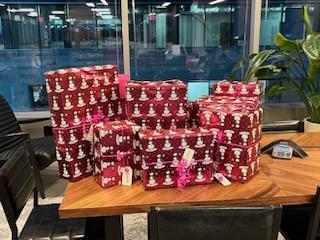 ProfoundLadies's tweet photo. Our staff holiday party last week was amazing! We took time to spread joy with colleagues and their families, reflect, and set intentions for the new year. 💕🌲❄️#holidayseason #appreciation #workculture https://t.co/ldPz9fKCbI
