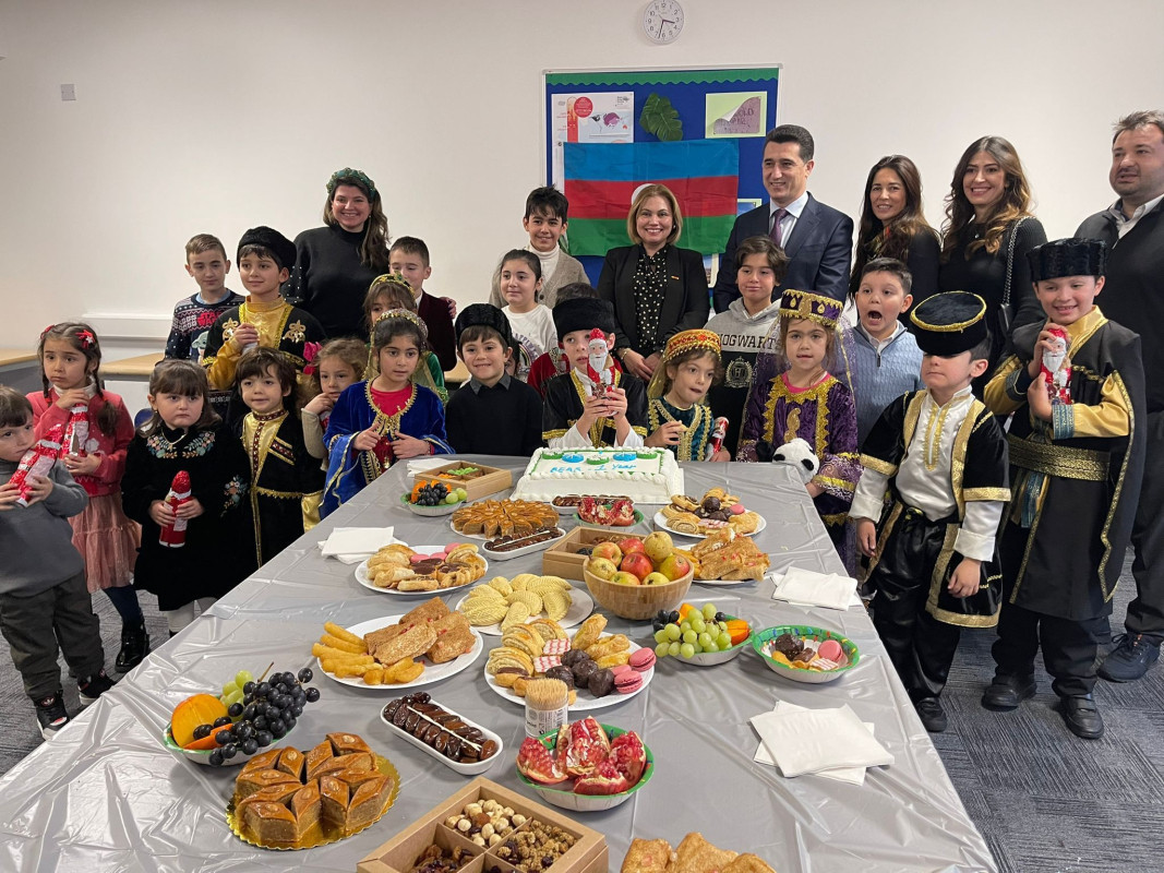 ElinSuleymanov's tweet photo. Britaniyadakı Azərbaycan məktəbində Həmrəylik Günü qeyd olunub
🇦🇿🤝🇬🇧
https://t.co/GQMwiHQSGs https://t.co/9kvm5eOazW