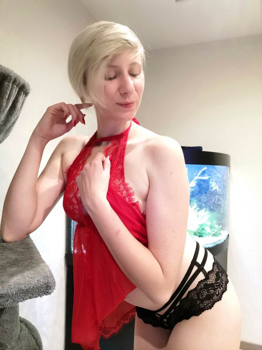 On est parti pour le 12&egrave;me live de l'avent :D Lush en place je vous attend :D https://t.co/P6KBkbhHCK<a href="/tag/advent"class="tags"><span>#advent</span></a><a href="/tag/adventcalendar"class="tags"><span>#adventcalendar</span></a><a href="/tag/adventcalendar2022"class="tags"><span>#adventcalendar2022</span></a>