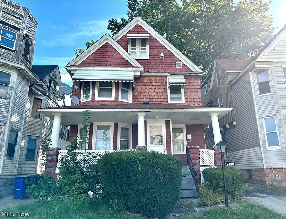 PropteeApp's tweet image. A new property from Cleveland, OH, USA is live on Proptee! 🏠🇺🇸

📈 9.41% APY
🛌 4 residential units located in Redhill, Surrey
💲 Currently tenanted

IPO Fraction Price: €4.74
Ticker symbol: CL1315