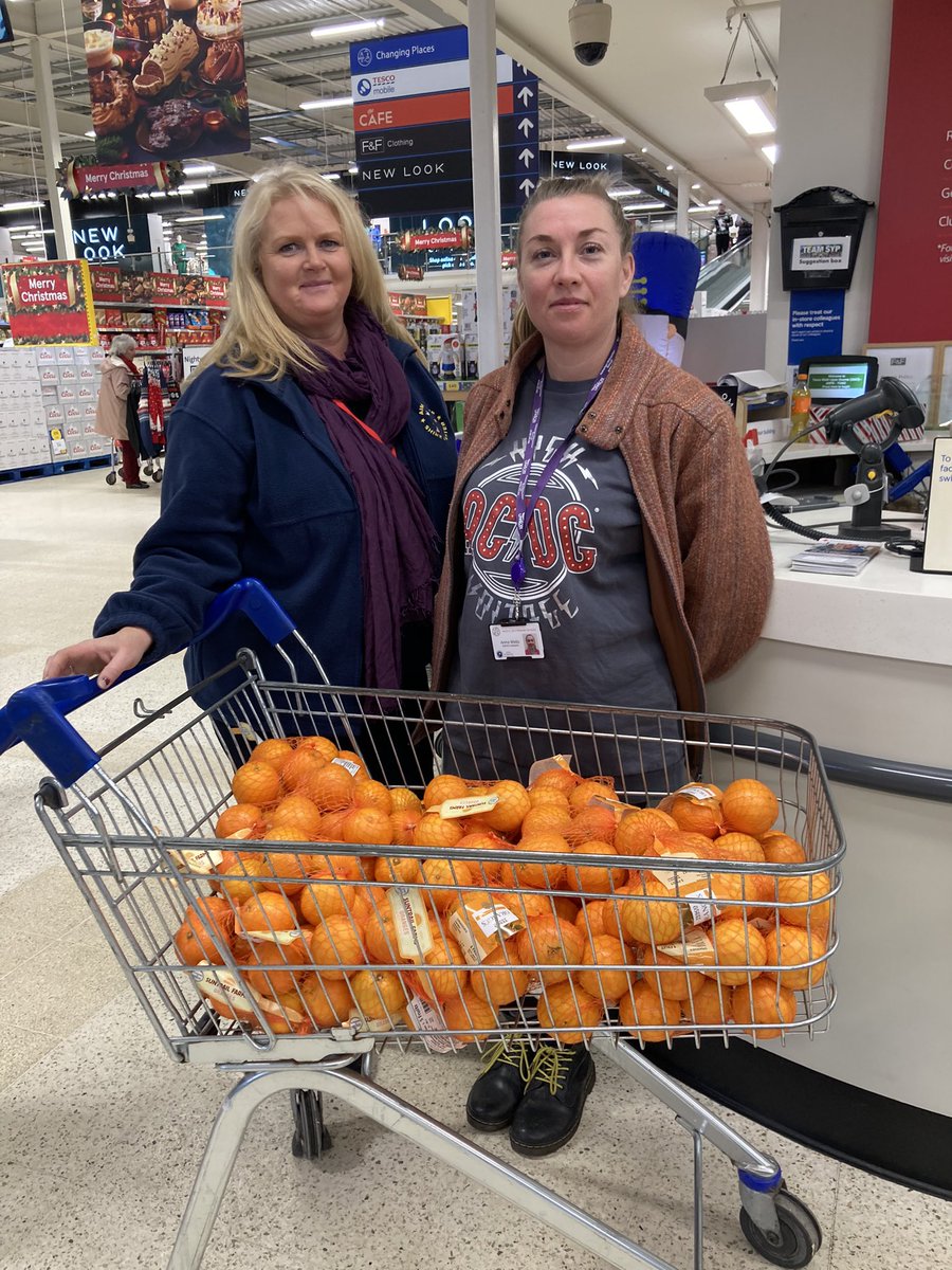 “Fruity Monday” was a little different today !!
Term time was over 7 weeks and I didn’t want to favour one school over the other so I decided…..
To donate 200 oranges to <a href="/WathCofE/">Wath C of E</a> for their Christingale, which will be held at All Saints Parish Church, on Wednesday🍊🍊🍊