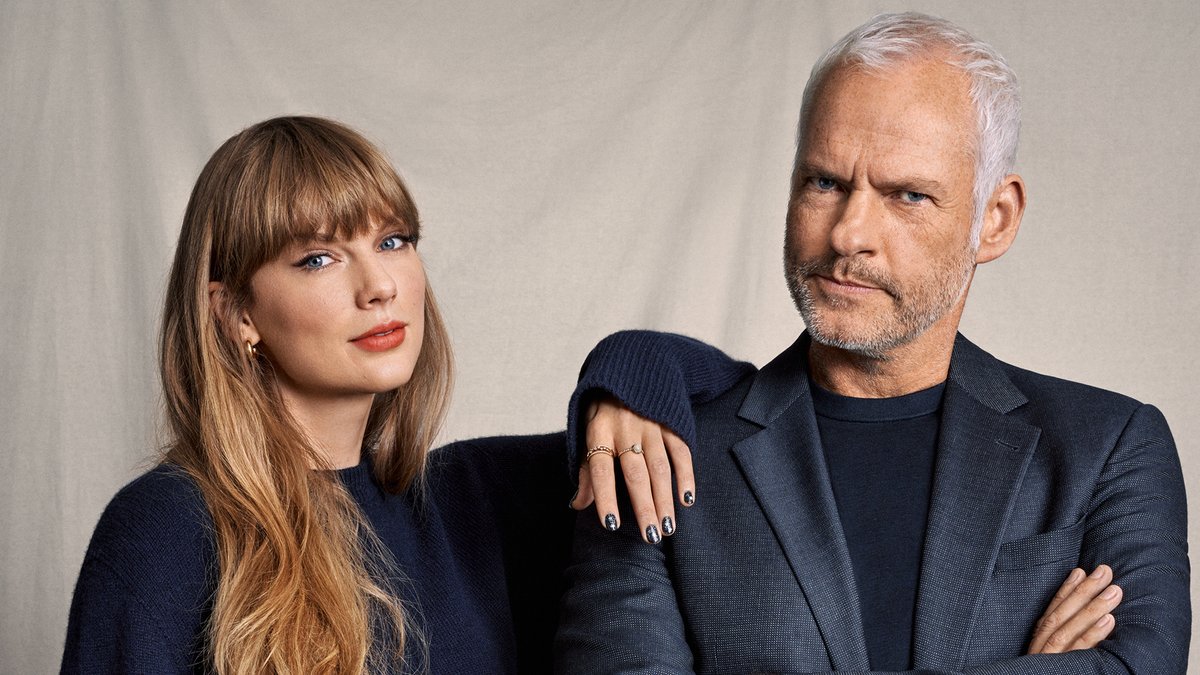 tswmedia13's tweet image. . @taylorswift13 and Martin McDonagh for Variety’s #DirectorsOnDirectors! taylorpictures.net/thumbnails.php…