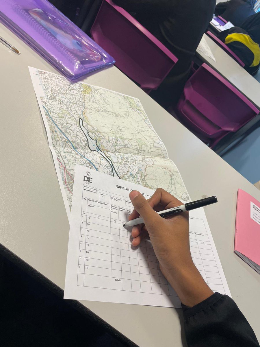 MissOconnor87's tweet photo. Map reading skills ready for expeditions @EssaAcademy @cd_essa #CharacterDevelopment https://t.co/jUa4XT5v16