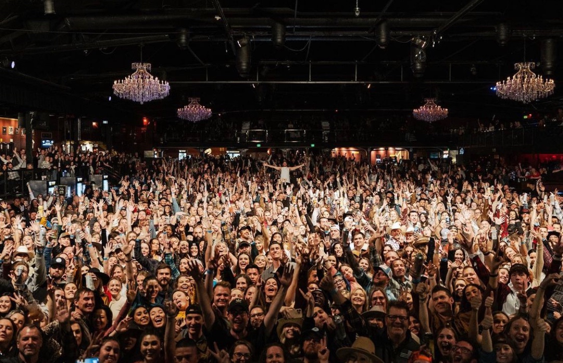 russelled's tweet photo. Wrapped up an incredible year of shows with a special one in Denver. Thank you #RDFam for partying with us!!!
πΈ: Thomas Heney https://t.co/lNoAy1T0JC