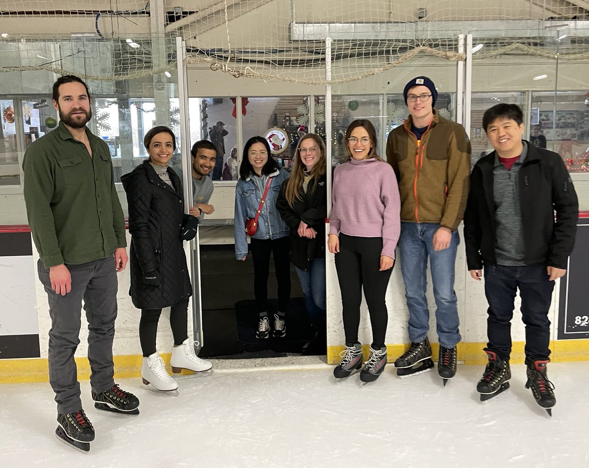 Lab holiday skating party! 
⛸⛸⛸