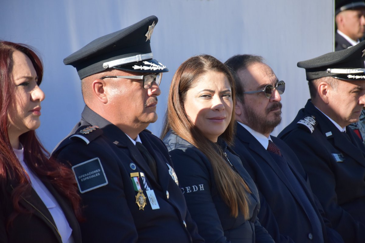 CedhDurango's tweet photo. La Presidenta de la #CEDHDurango Dra. @Karla_oa, en la Graduación de Cadetes Generación 2022 de la @sspdgo. Se agradece a su Titular el Comisario @LicOscarGalvan por el compromiso con #DDHH e impulsar la sensibilización de estos nuevos elementos. https://t.co/axDEJrNY9s