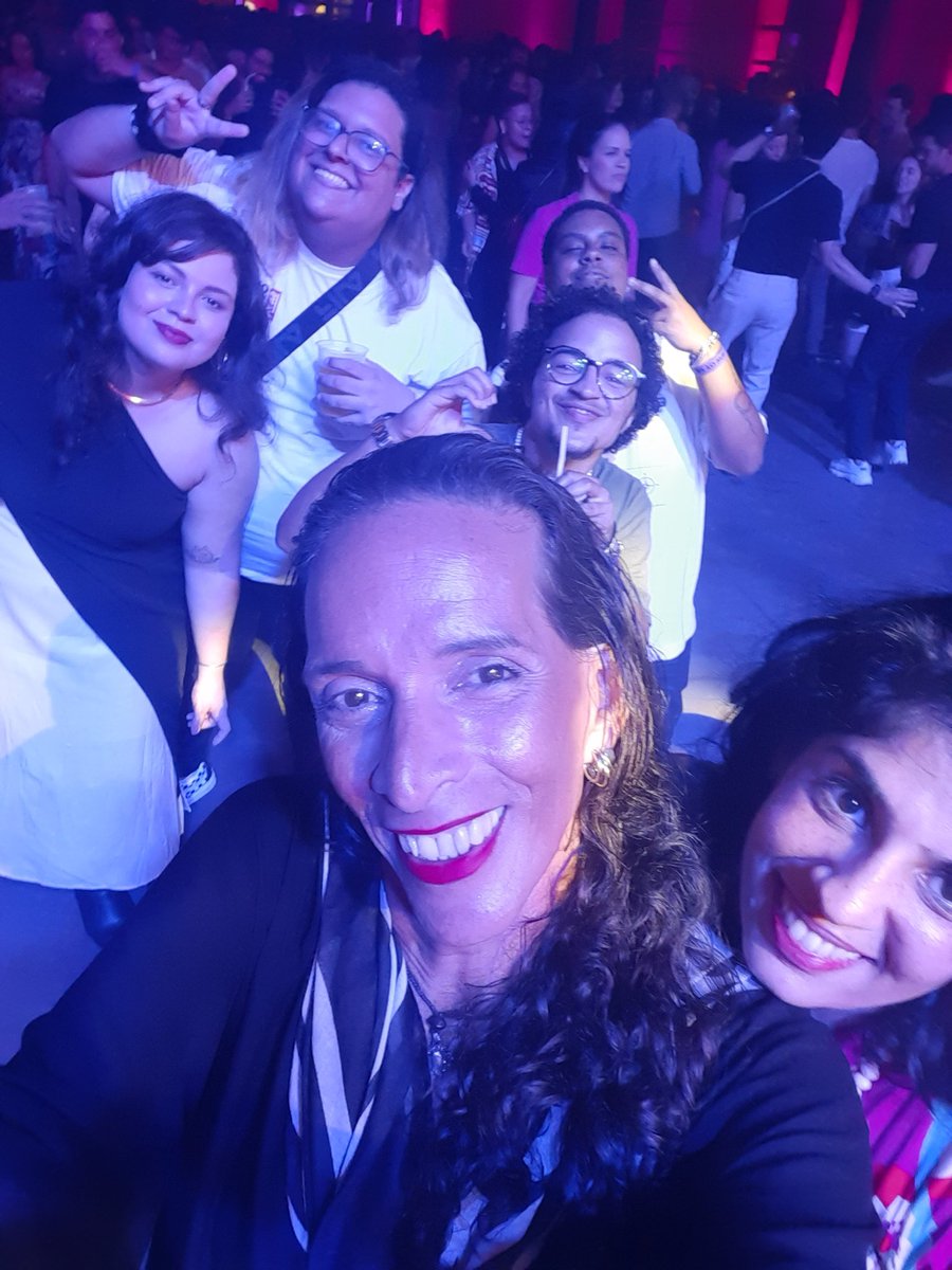 c_braynner's tweet image. Confra/Recife 2022, vencemos a pandemia 🙏🏾, noite de encontros e reencontros, muitas risadas e afeto. 
@AccentureBrasil #confra #amigues #onestudio #uxdesign 💜💜💜