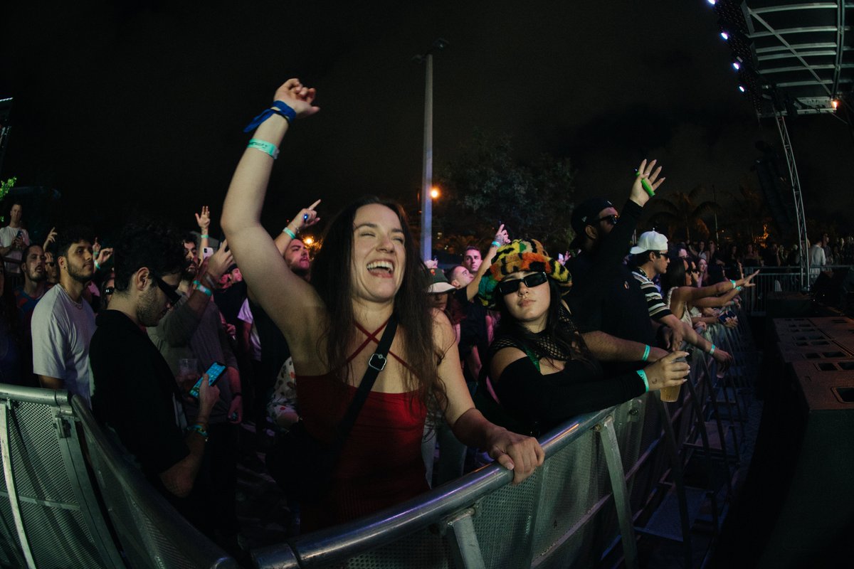 RareVibesAVClub's tweet photo. Keep the rails rockin’ as ELEMENTAL #Artbasel comes to a close.⛓️👁️

#Miami #edmfamily https://t.co/Lh1Kl0edfb