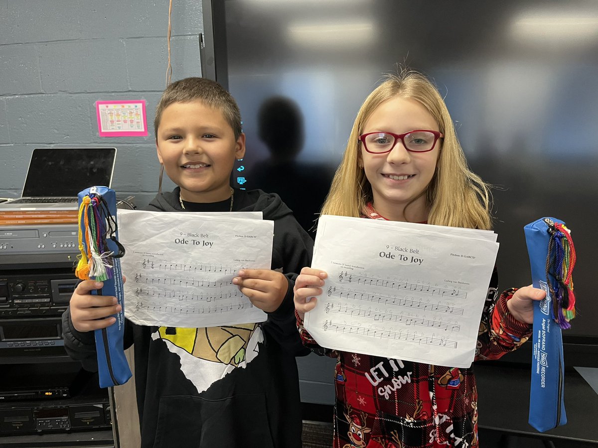 GoethertM's tweet image. 3 amazing 3rd graders made their black belts in Recorder Karate today! So proud of their hard work!
