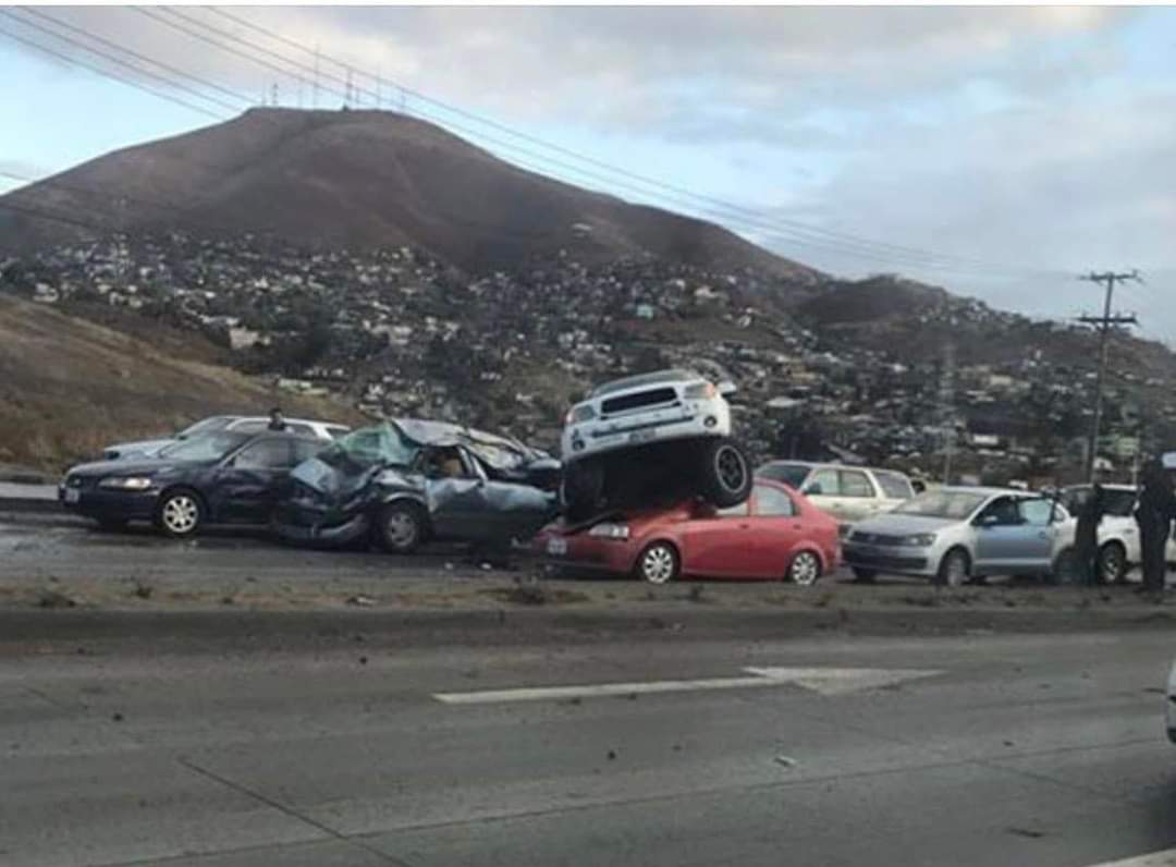 elrodomedrano's tweet photo. *Caen 4 gotas de lluvia en Tijuana*
- Los Tijuanenses en corto: https://t.co/5xQWg6AVQ5