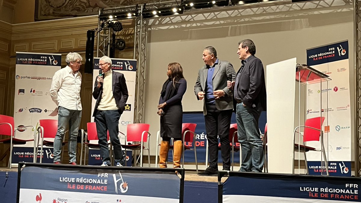 La Mission Locale Paris <a href="/terresdenvol/">@terresdenvol</a>  mise à l’honneur ce soir, avec @poleemploi_IDF,  par la ligue régionale IDF de rugby : une coopération partenariale exemplaire au service de nos publics dans le cadre de l’opération « Du Stade Vers l’Emploi ». <a href="/RCDrancy/">Rugby Club de Drancy</a> <a href="/ffrugby/">FFR</a> <a href="/RATPgroup/">RATP Group</a>