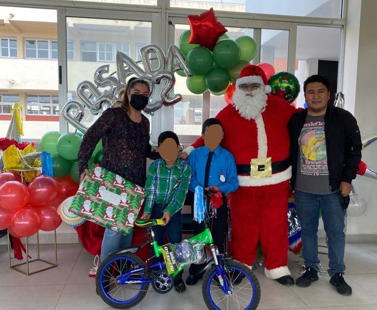 uemilianozapata's tweet photo. 🎄🎅Gracias a la comunidad de Trabajo Social y Comunitario, #unez, por invitarnos a apadrinar un niño esta Navidad y recordarnos que la verdadera felicidad está en dar. 🎁🎅⛄🎄
#apadrinaunniño #felcidad #navidad #TQUNEZ 🤎🔔 https://t.co/RQ0NIHQYhI