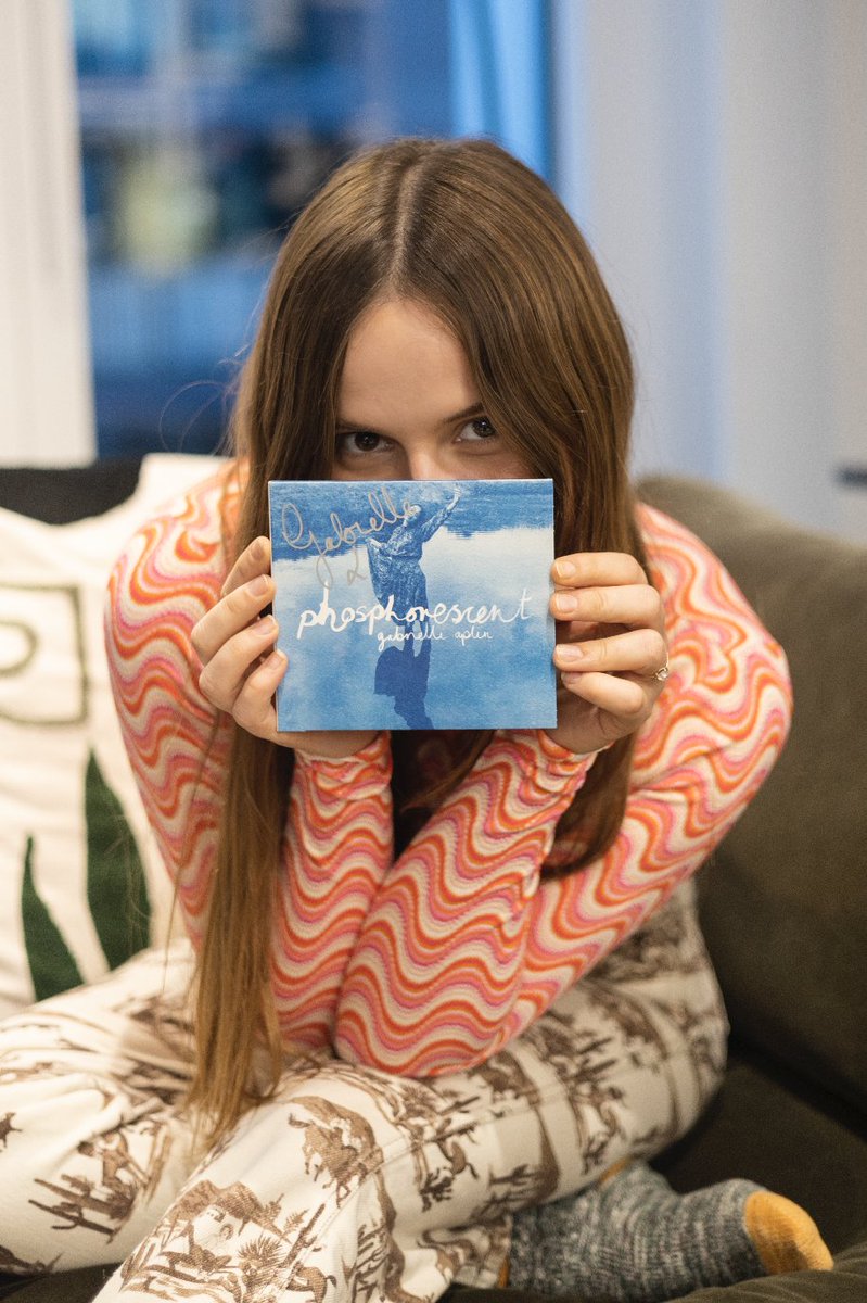 GabrielleAplin's tweet photo. Look at my CDs!! 🥰 I was signing them the other day on live and chatting to some of yous and I loved it and loved hanging out with you!!
There are very few signed copies left I’ve been told! There’s a link here should you want one. Lots of love! X https://t.co/vnp36zilya https://t.co/ko2y9EyeJh