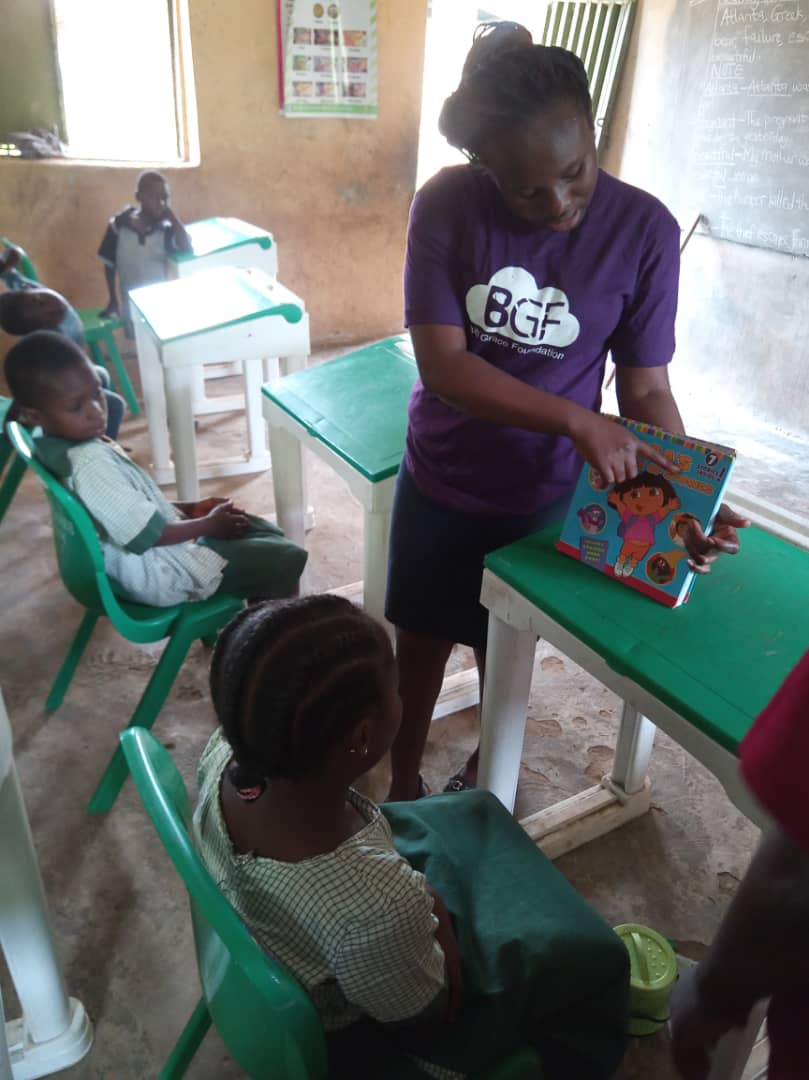 BGF_NGO's tweet photo. #OctaFX #WorldChildrensDay2022
#ReadingSession #WorldChildrensDay #BibigraceFoundation #KeepingitRealFoundation #Back2School #Project #Children #Community #School #EkitiState https://t.co/A7A7GulyYW