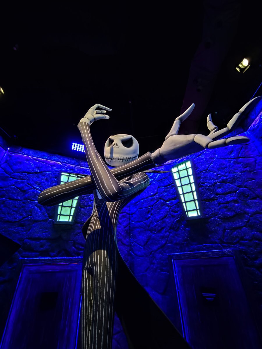 IggySDH's tweet photo. 📍Visita al fascinante Laberinto de Tim Burton, una experiencia única para los fans del director. Se hace muy ameno el recorrido por diferentes salas, contemplando personajes de sus películas.
#Madrid #TimBurton #timburtonellaberinto https://t.co/5Q03r2LYFM