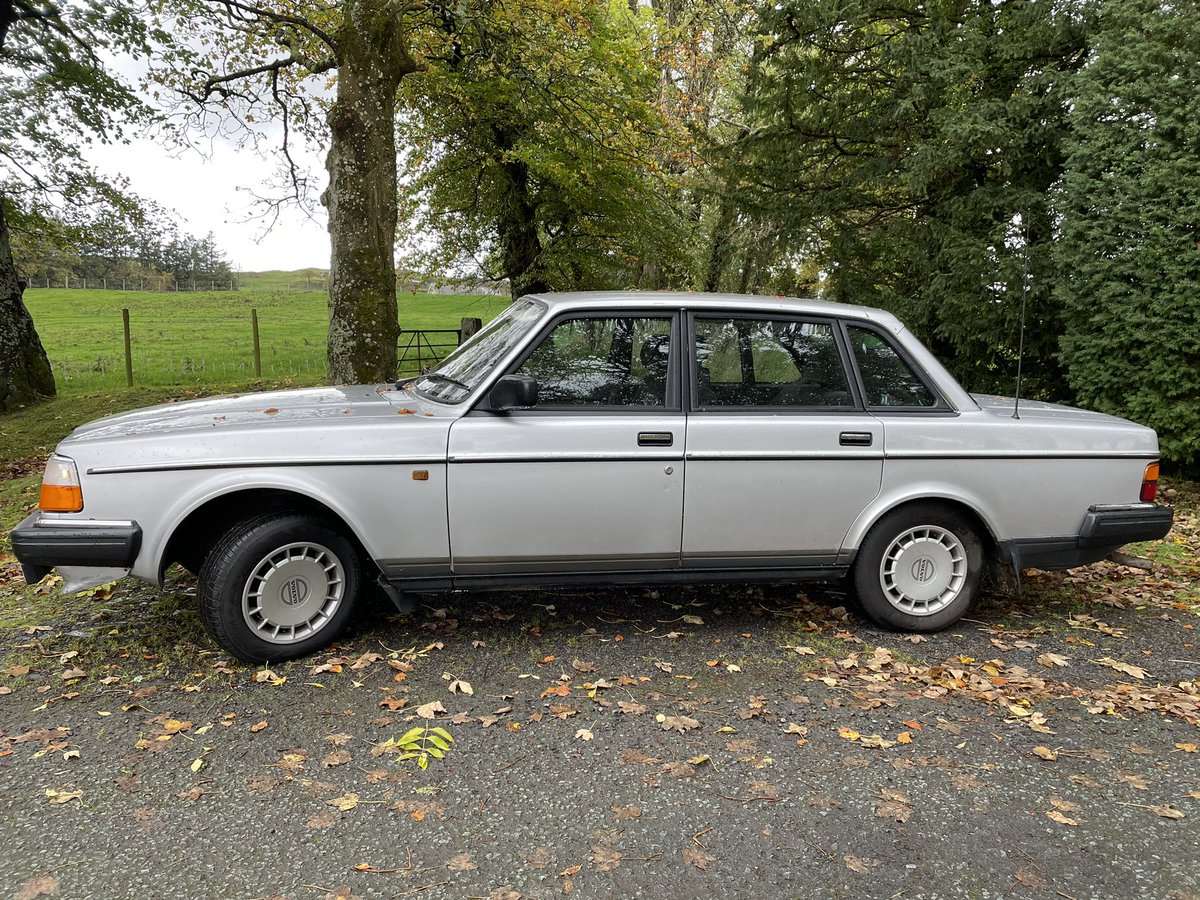 Ok you Classic Car owners I am looking for a good strong outdoor weatherproof car cover for my Volvo 240 saloon. Any of you got any recommendations please? #classiccars #classiccarclubs #volvo240 #volvo #volvocars #classiccar #volvoowners #carcovers
