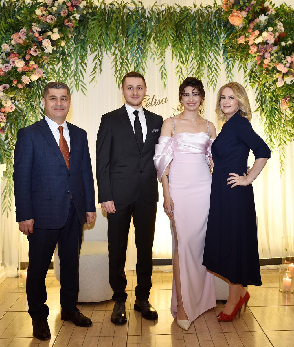 Oğlum  Nusret Emre Başar ile kızımız Melisa Abdurrahmanoğlu’nun nişan törenini gerçekleştirdik. Allahım hayırlı etsin . Evlatlarımıza uzun bir ömür,  mutluluk ve sağlık diliyorum. Bütün evlatlarımızı Allahım iyi insanlar ile karşılaştırsın.