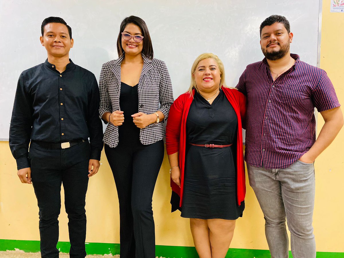 rugamaok's tweet photo. Hoy defendí mi tesis monográfica para optar al título de Licenciado en Comunicación para el desarrollo.

Me siento sumamente feliz y profundamente agradecido con la vida y con mis padres. 

¡Seguimos avanzando! https://t.co/WO0n2EZcTS