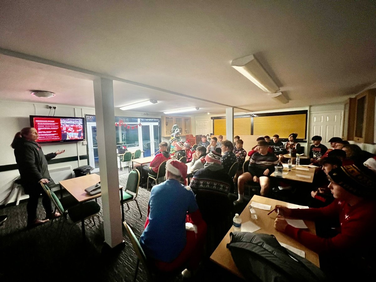 Cardiff_Pathway's tweet photo. Meanwhile up @RFCMerthyr our 16’s north enjoying a well run WRU integrity session with quality Xmas jumpers 🎅🎄 https://t.co/4lajI4Sjvs
