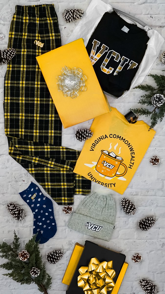 VCUGear's tweet image. New year, new gear!🎁Give the gift of coziness with new winter wear, like a #VCU pom hat, ornament and this @UscapeApparel hot chocolate t-shirt. 

Shop in-store or online at vcu.bncollege.com! 

#VCURams #VCUGear #LetsGoVCU