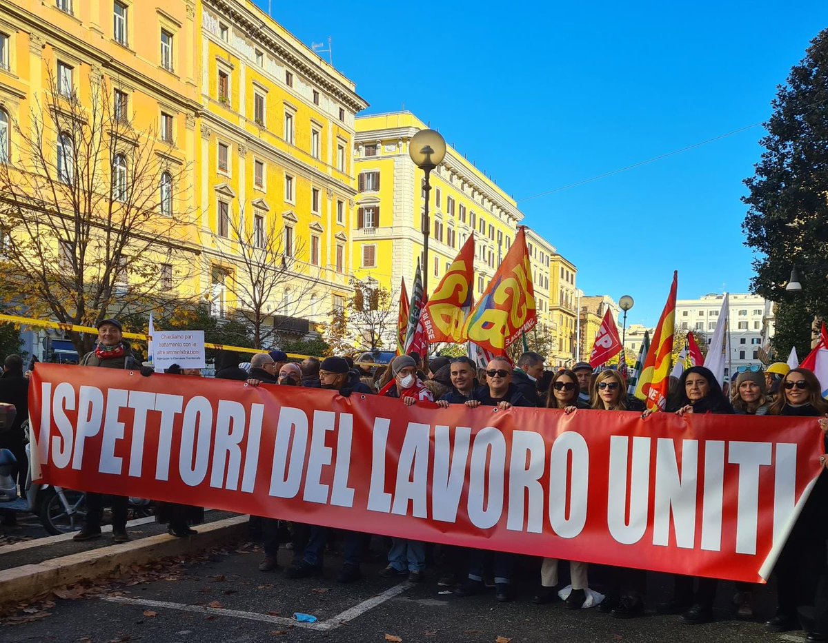 #tutelachitutela 
#sciopero12dicembre 
#ispettoridellavoro 

<a href="/INL_gov/">ISPETTORATO NAZIONALE LAVORO</a> 
<a href="/MinLavoro/">Ministero Lavoro</a> 
<a href="/GiorgiaMeloni/">Giorgia Meloni</a> 
<a href="/CalderoneMarina/">Marina Calderone</a> 
@GiorgettiGiancarlo
<a href="/ConfintesaTweet/">CONFINTESA Nazionale</a> 
<a href="/FpCgilNazionale/">Fp Cgil Nazionale</a> 
<a href="/uilpanazionale/">UIL PA Nazionale</a>