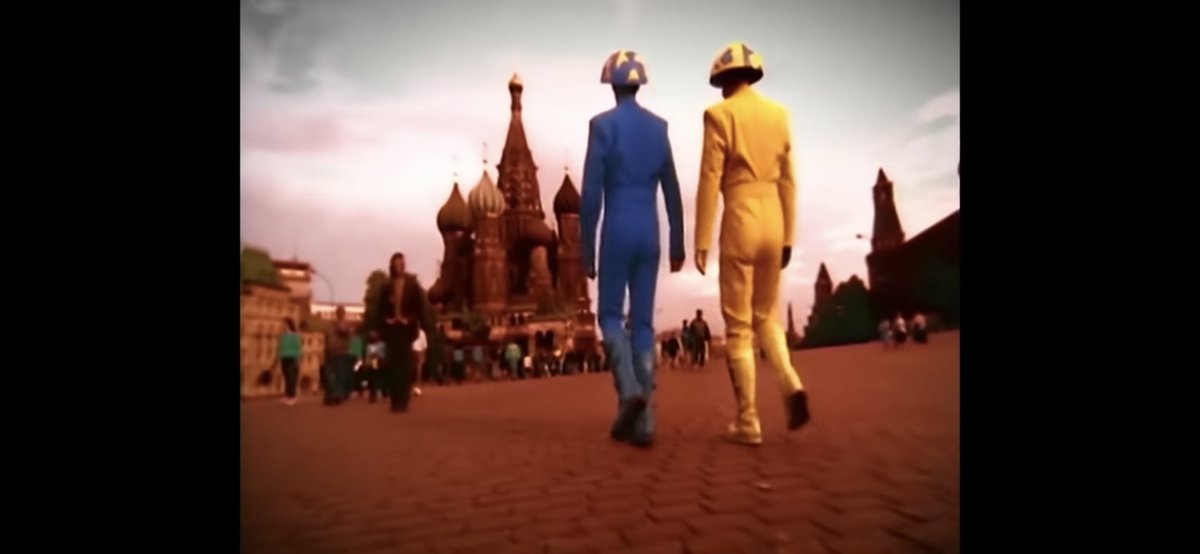 Pet Shop Boys knew something already back in 1993 🤣
Blue and yellow colors of Ukrainian flag look very nice on Moscow’s Read Square 😁