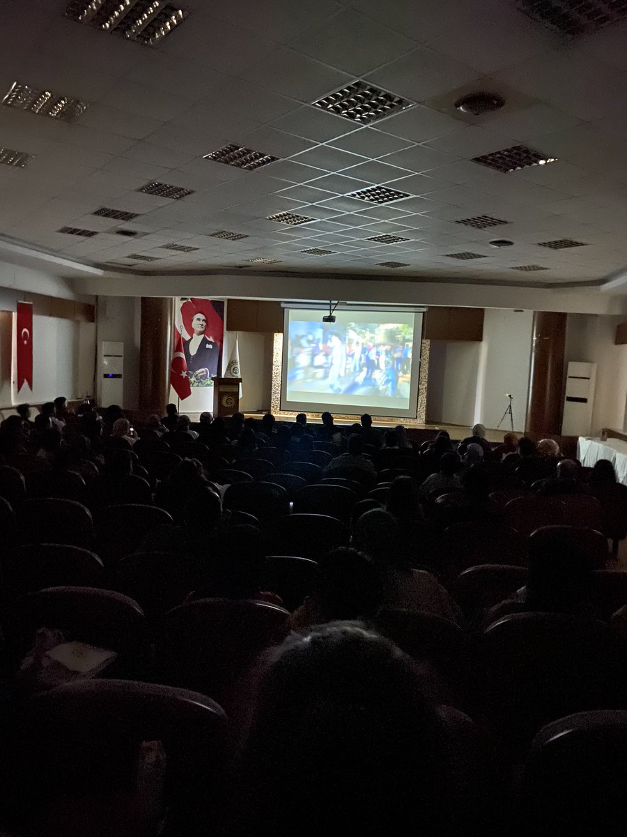 adanauniak's tweet photo. Yüreğir Belediye Başkanımız Sn @fmkocaispir ve İl Gençlik Kolları Başkanımız Sn @mustafayildiiz ‘ın katılımıyla Çukurova Üniversitemizde 200 öğrenci kardeşimizle söyleşi ve film buluşması gerçekleştik. 

Kampüslerde Türkiye YüzYılının yükünü sırtlayacak gençler daima burada!💪🏻🇹🇷 https://t.co/zx8Ov8tCEX