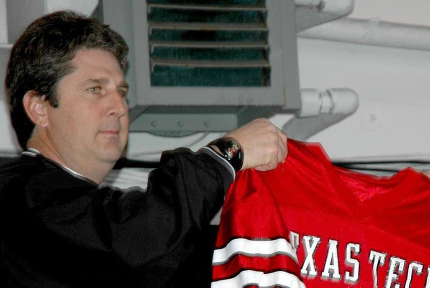Sidelines_SN's tweet photo. A Football Life: Mike Leach https://t.co/VFgNRo4V2F