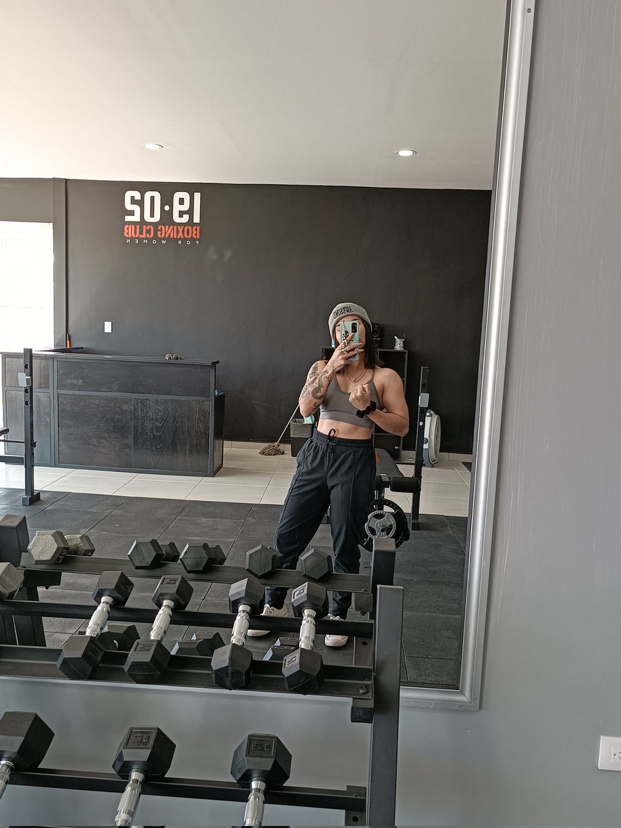 valeriasoqui's tweet image. aquí en el 1902
 
el primer gym de boxeo y pesas exclusivo para mujeres en Hermosillo 🤌🏼🥊
