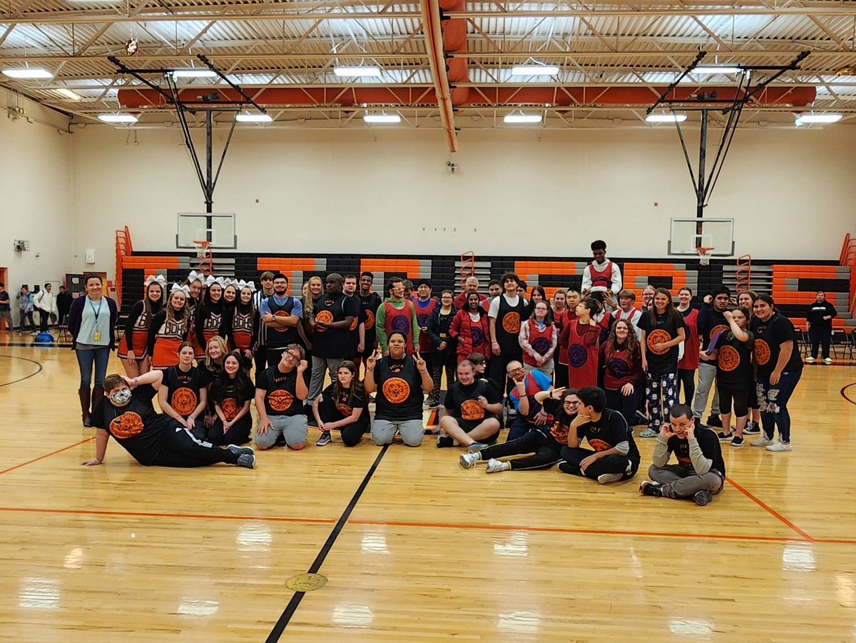 Thankful for another great Unified game vs @PatriotPioneers Unified bball!  @pe_patriot @BrentsvilleSpo1 @bdhstigercheer @BrentsvilleSpo1 @Adele4SchoolBrd #unifiedsports #unifiedbasketball #unifiedphysed