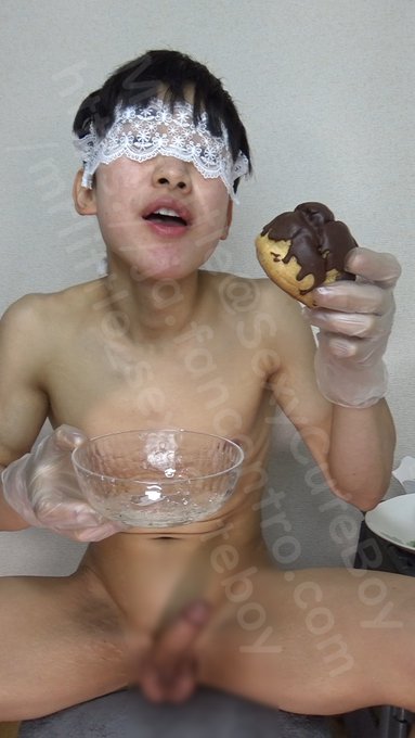 3 pic. I love to eat and masturbation?

I love sweets stuff?

▼Fancentro▼
https://t.co/nnJyGoNYOr

▼Pornhub▼