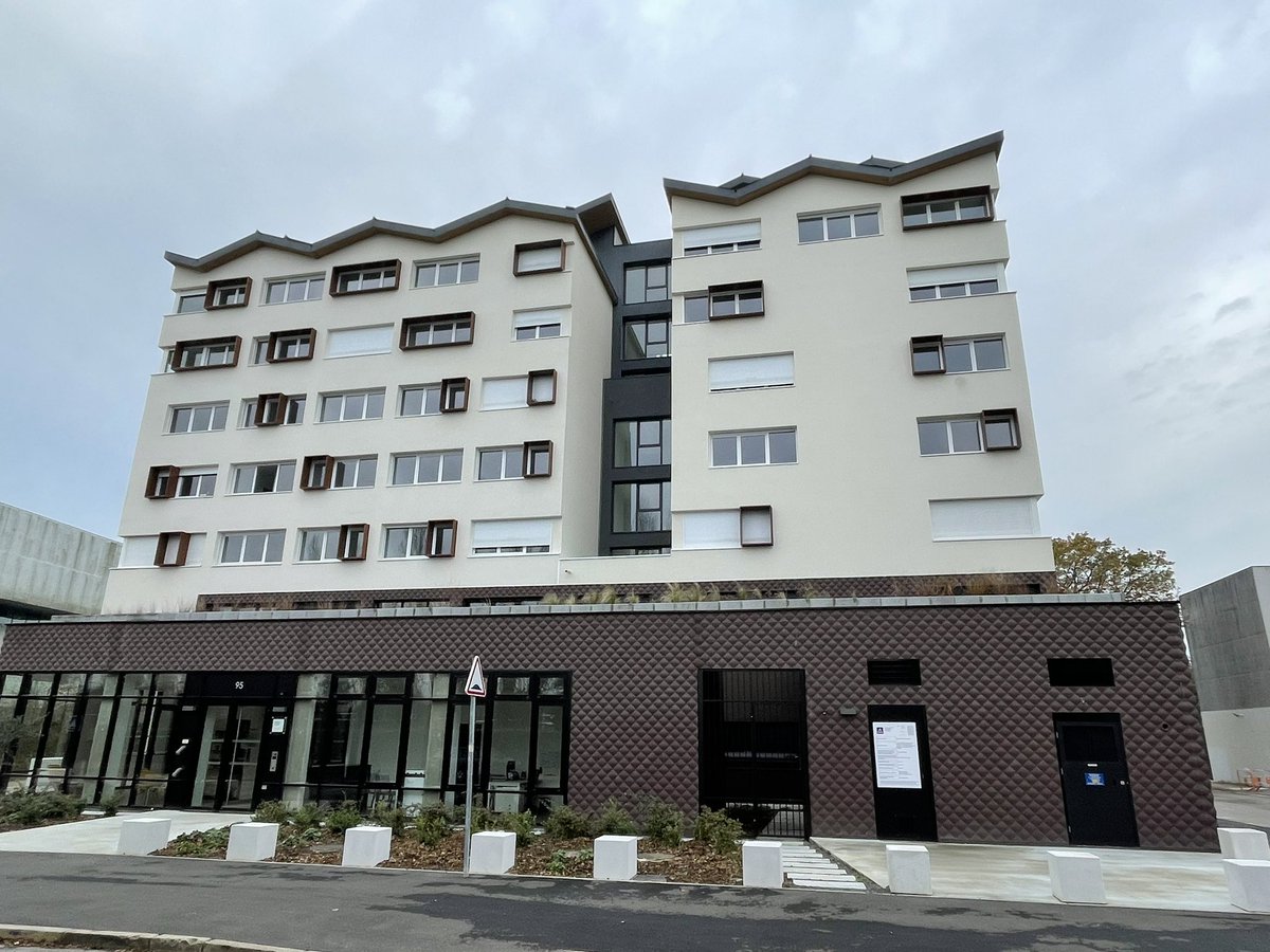Espacil's tweet photo. [#Inaugurations] Les 228 logements pour étudiants et jeunes actifs des résidences #Persée et #Katherine Johnson illustrent l’expertise d’Espacil en faveur du logement des jeunes  et de son engagement en faveur du lien emploi-logement.
🏗️ @Altarea_Cogedim https://t.co/Nu8Bork3bn
