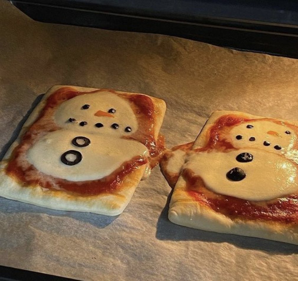 romance_society's tweet photo. tu tercer @ te debe una pizza de muñeco de nieve derretido https://t.co/zNkhaqWwtk