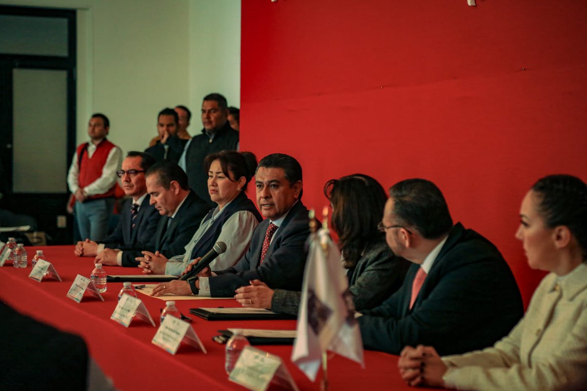 En una suma de esfuerzos, realizamos la firma de convenio con el Instituto Tecnológico y de Estudios Superiores de Monterrey el cual permitirá promover un aprendizaje innovador encontrando soluciones a los problemas de la sociedad que sirvan para el desarrollo de emprendimientos.