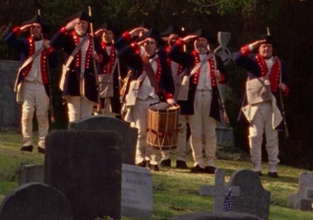 jstroud97's tweet photo. The end of s2e17 of gilmore girls "dead uncles and vegetables" has a distinct parallel to the end of GOTG vol 2. A funeral for a veteran who ostracized his friends with his actions but they ultimately come through at the last minute with a proper send off. And @seangunn is there https://t.co/LeUMC7AWzZ
