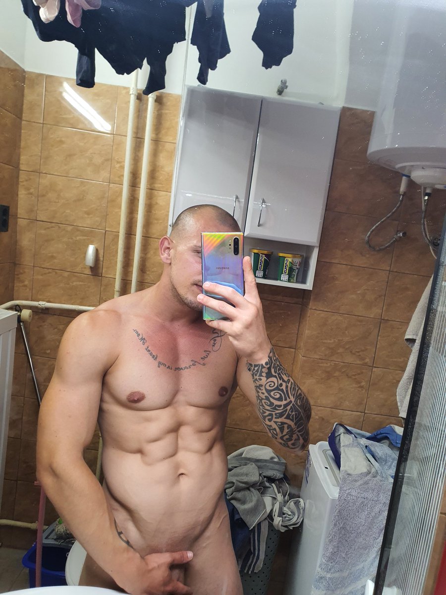 Peterfit_Vip's tweet photo. Megnéznéd takarás nélkül?😛
https://t.co/G5I5QoZ97m
#newpic
#subscribe
#onlyfan #contentceators #Hungary #naked #nsfwtw #of https://t.co/on015RLD8A