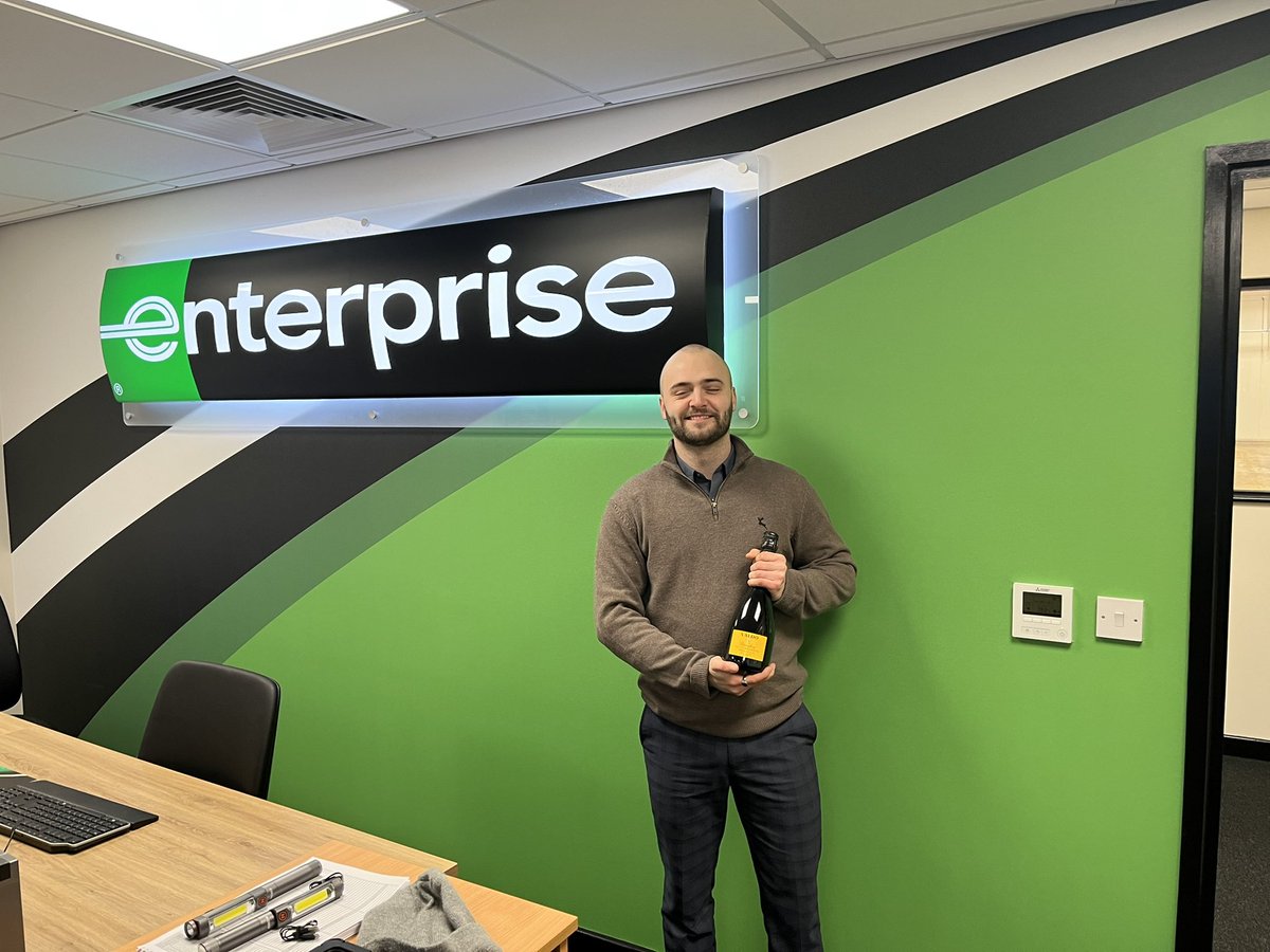 Sales, counterflips, corp leads, cust appreciation gifts, undriveable NFs booked in &amp; more on day 1 at the new Welsh Flagship U2H9! 

Pop by when next in Cardiff for a sneak peak of all the exciting things to come 🤝 #BrightLights #HereWeGrow <a href="/AbbyShardlow1/">Abby Shardlow</a> <a href="/pdcfc_/">Patrick</a> <a href="/GeorgiaG_ERAC/">Georgia Goddard</a>