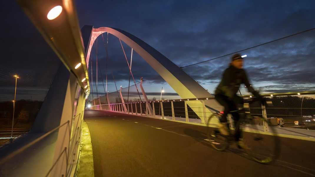 KNMI vreest voor spekgladde bruggen: code geel in regio Leiden dlvr.it/SfFqxZ
