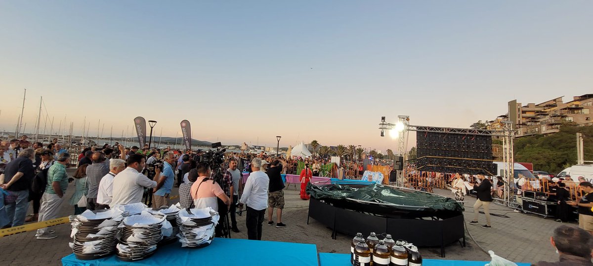 HogarAmanecer's tweet photo. @ADESUruguay Este fin de semana en Piriápolis, gran evento "Paella Gigante", gran trabajo de los organizadores y de la Base Piriápolis ¡Gracias a los organizadores @DESTINOPIRIAPOLIS #piriapolistodoelaño y a todos quienes colaboraron!!! https://t.co/ml5fZ1MFEO