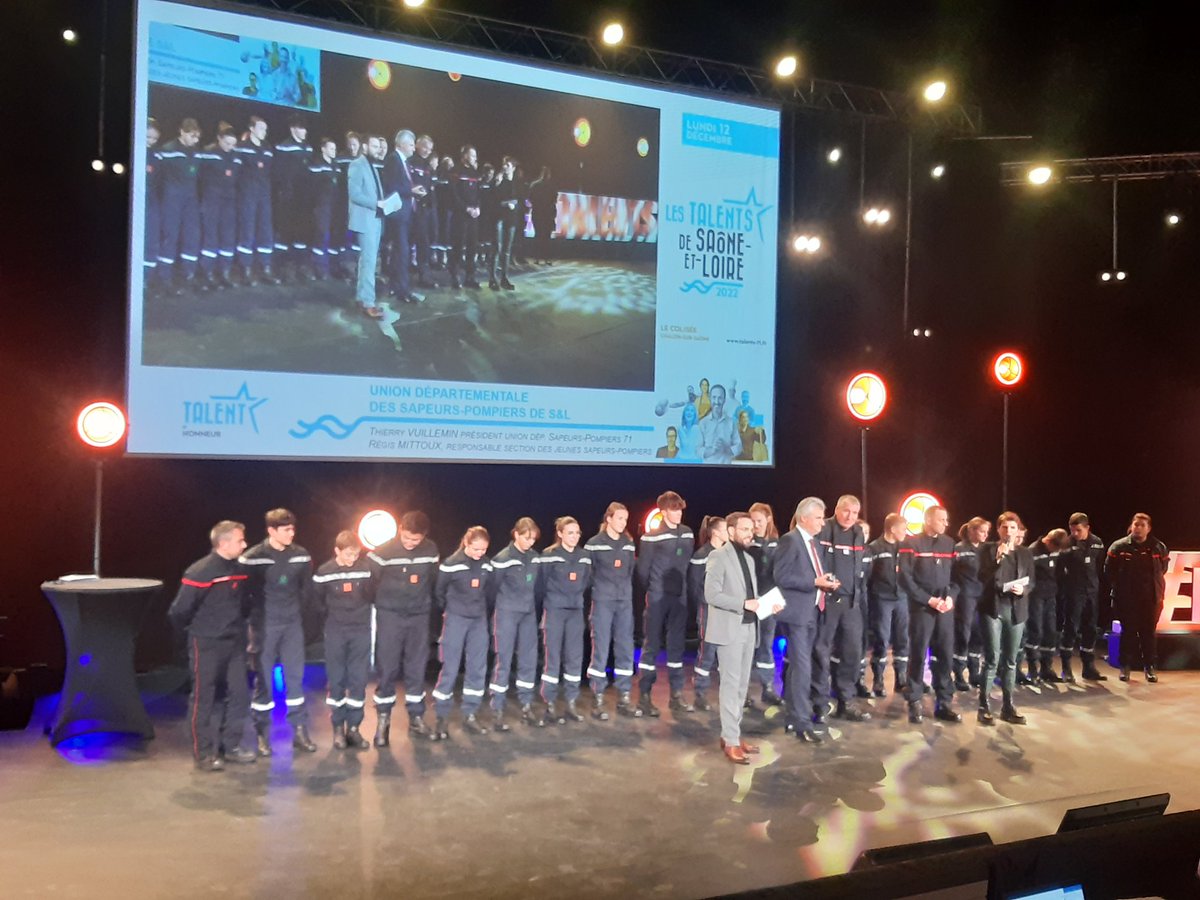 Bravo à la section des <a href="/JeuneSP_Fr/">Jeune Sapeur Pompier</a> de #chalonsursaone pour avoir reçu le trophée d'honneur à la cérémonie des #talents de <a href="/saoneetloire/">Saône-et-Loire</a>! <a href="/VuilleminUDSP71/">Thierry Vuillemin - PUD 71</a> <a href="/SDIS71/">Sapeurs-pompiers de Saône-et-Loire</a> @DDSIS71 <a href="/DDASIS71_/">Emmanuel VIDAL</a> <a href="/DespouyL/">despouy lionel</a> <a href="/Prefet71/">Préfet de Saône-et-Loire</a> <a href="/lejsl/">Le Journal de Saône-et-Loire</a>