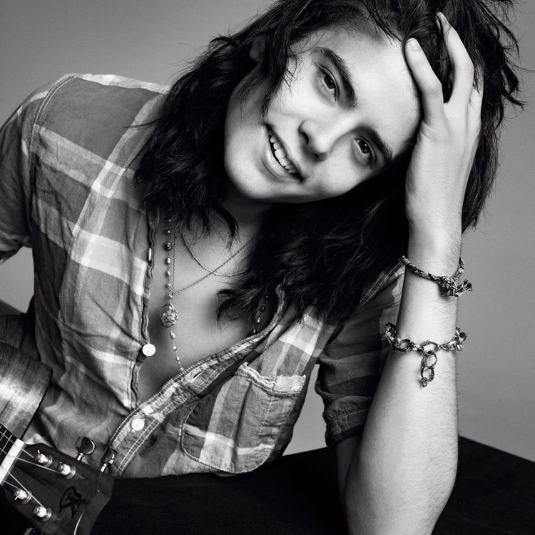 midnightingaIe's tweet photo. LONG HAIRED MILES ROBBINS RETURNING EVERYONE SAY THANK YOU GOD https://t.co/lnFlzrRidL