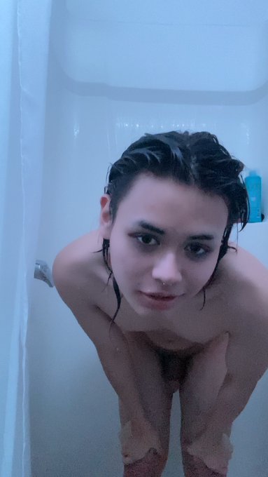 Hey babe~! Wanna join me in my shower..? :3 https://t.co/ibKhsBFVT6
