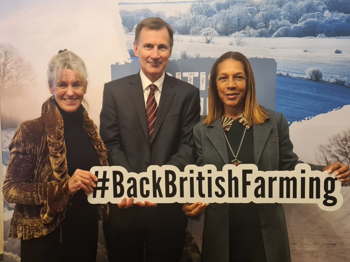 Good to hear the Chancellor @Jeremy_Hunt speak so supportively of our farming industry at the @NFUtweets reception today with @Minette_Batters  @HouseofCommons.  I #BackBritishFarming 100% and look forward to my next meeting with local farmers in #WealdOfKent in January 2023.