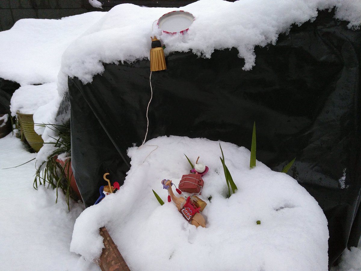fionakclark's tweet photo. Day 13:
With wise men on thin ropes descending
And deep and crisp snow never-ending
They're up to their waists in the cold and wet stuff
All to follow, follow that star!
And the camel just wants to go home
But instead they continue on
#FollowThatStar
(1/2) https://t.co/K1TpWBpybm