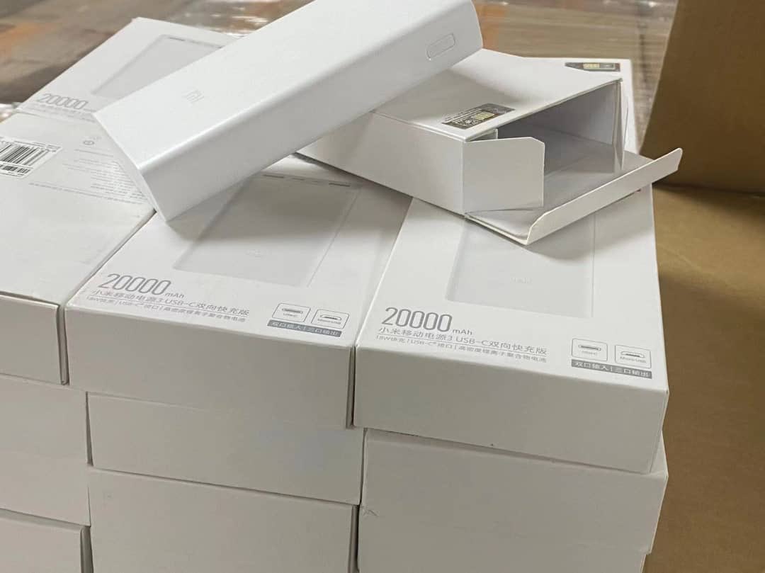 5STAIRTECH's tweet photo. MI 20 000 mAh powerbanks available $30  0784869304 https://t.co/h0iNoQ405o