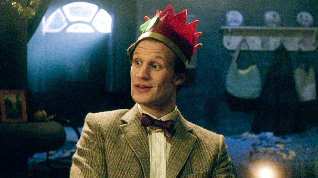 memoriesdw's tweet photo. The Doctor in christmas hats ☃️ https://t.co/7YgybEXFjx
