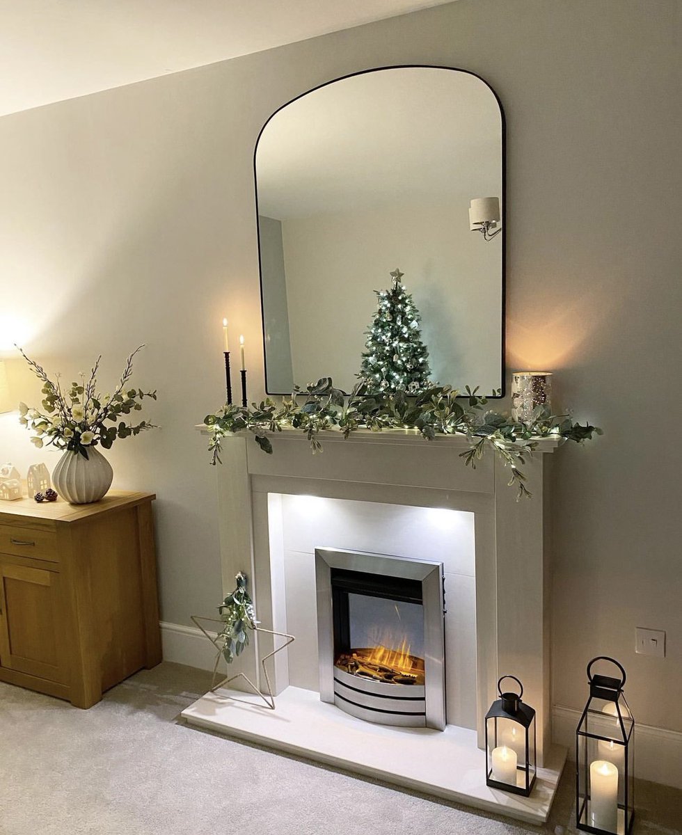 Beautiful image of our customer Amy’s home. We supplied this stunning garland. It’s a stunning setup x