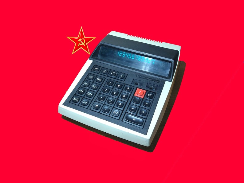MassartJulien1's tweet photo. Apparement, @TinneVdS et @chris_p_elia  se partagent la même calculette... Celle-ci a dû subir un dommage irréparable... Pourtant, tout le monde voit à présent que le calcul du CRM était faussé, il faut changer de calculette #Tinnochio
#BadEnergySwitch
#ProlongeonsNotreNucleaire https://t.co/dJICOIgkXl