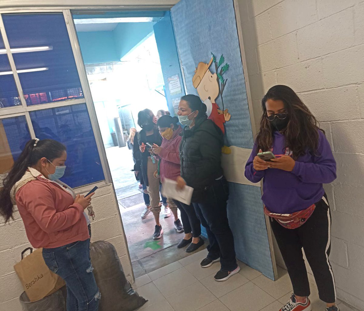 BienestarEdu's tweet photo. para que posteriormente puedan registrarse o actualizar los datos de sus beneficiarios al programa Bienestar para Niñas y Niños, Mi Beca para Empezar.

#MiBeca,MiDerecho📚
#LaEducaciónEsEl❤️DeLaTransformación https://t.co/N0Uf5nmI5i